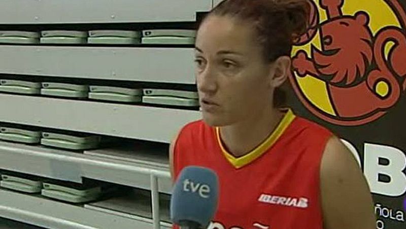 Carme Lluveras, directora general del Ros Casares, ha comentado que en la situación económica actual proyectos como el del club valenciano en la elite del baloncesto son "inviables". "Sólo hay que ver las noticias para darse cuenta de una situación e