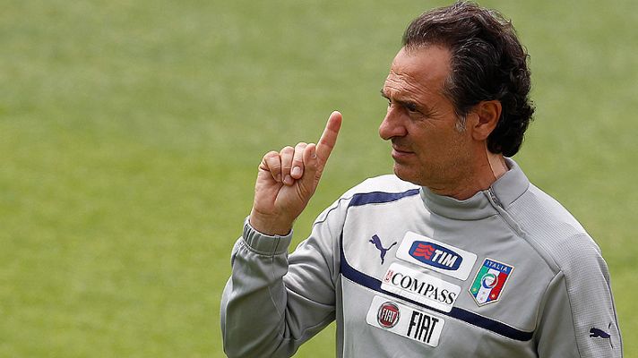 Telediario 1 - Se abre la posibilidad de que Italia no dispute la Eurocopa