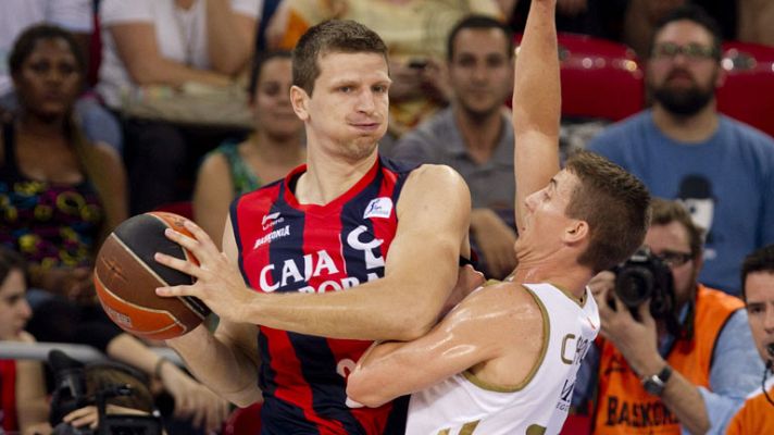 Telediario 1 - Madrid y Caja Laboral buscan un puesto en la final