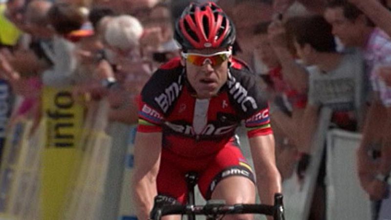 El ciclista australiano Cadel Evans se ha adjudicado la primera etapa de la Dauphiné Liberé, al vencer al esprint al francés Jerome Cappel y al kazajo Andrei Kascheckin.