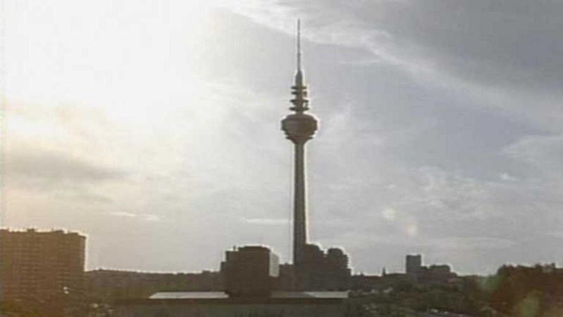 Torrespaña, también conocido como  "el Pirulí", cumple hoy 30 años