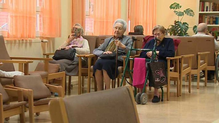 Telediario 1 - La crisis en los mayores de edad