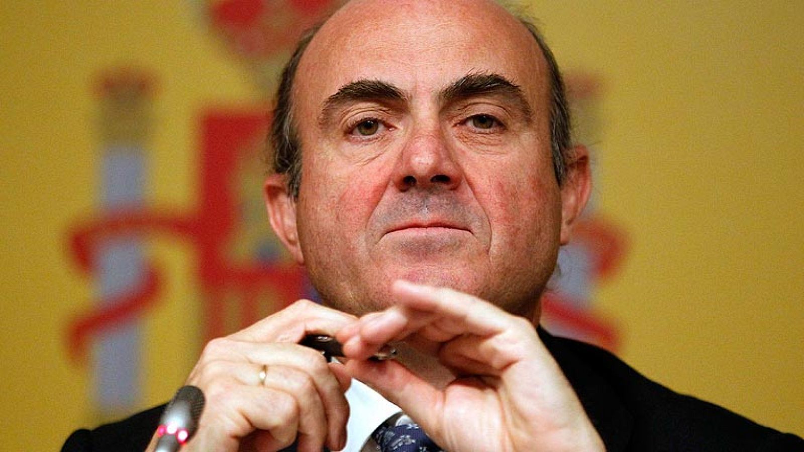 De Guindos confirma la recapitalización de la banca española