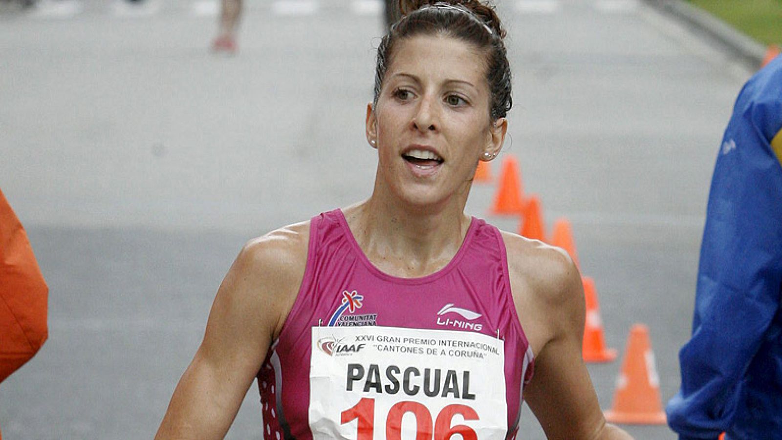 Bea Pascual y María Vasco han acabado en segunda y tercera posición respectivamente en la prueba de marcha en A Coruña, selectiva para los Juegos de Londres 2012.