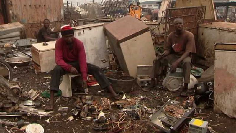 En portada - Ciberbasura sin fronteras