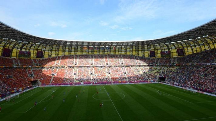 Telediario 1 - España se queja a la UEFA del césped del Gdansk Arena