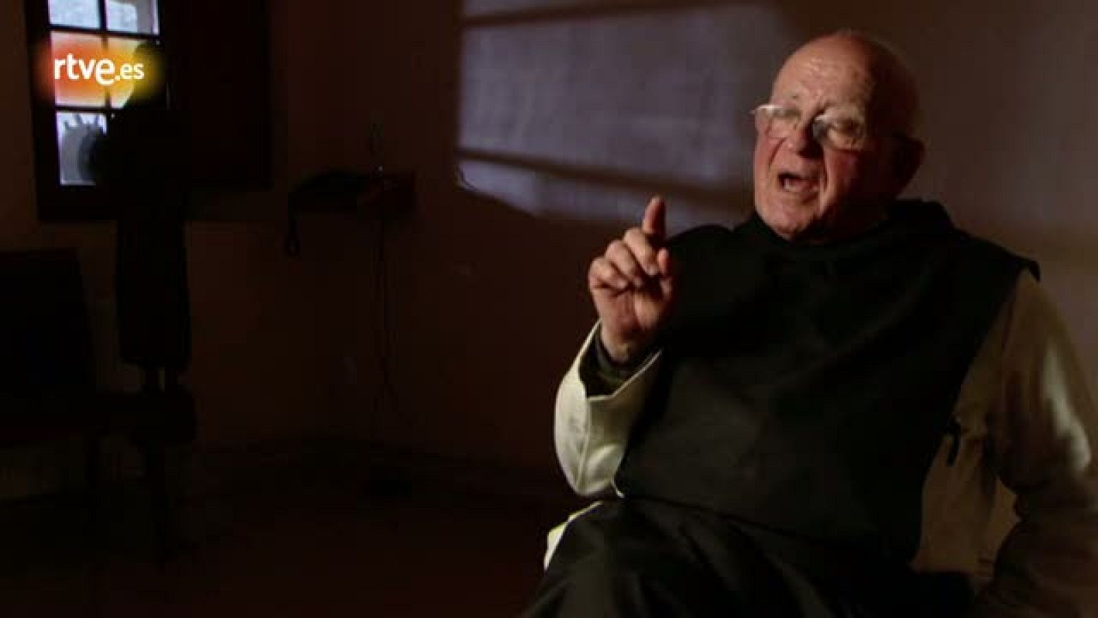 El padre Francisco Martínez Soria, asimilando hábitos ecológicos - Crónicas | Ver