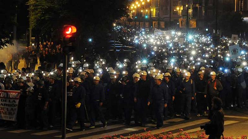 Miles de personas se manifiestan en León en apoyo a la minería del carbón