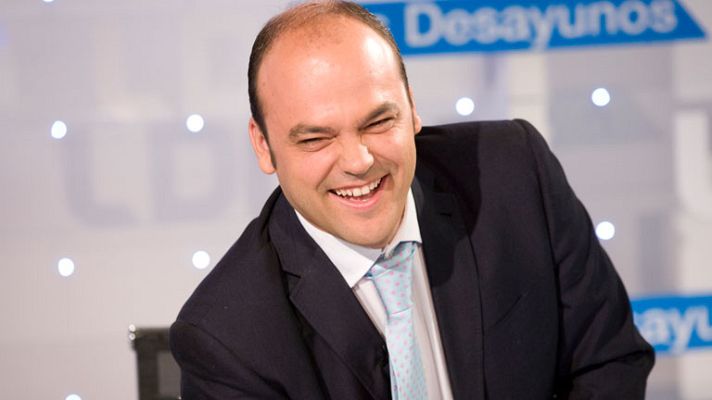 Los desayunos - Díez: "Hay que reconocer los errores políticos para salir de la crisis"