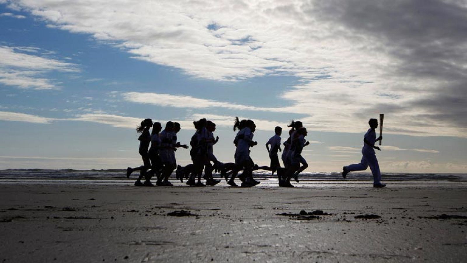 El simbólico relevo de la antorcha