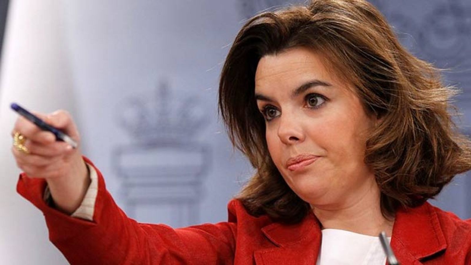 Sáenz de Santamaría afirma que "no hay que estar pendientes de la prima de riesgo"