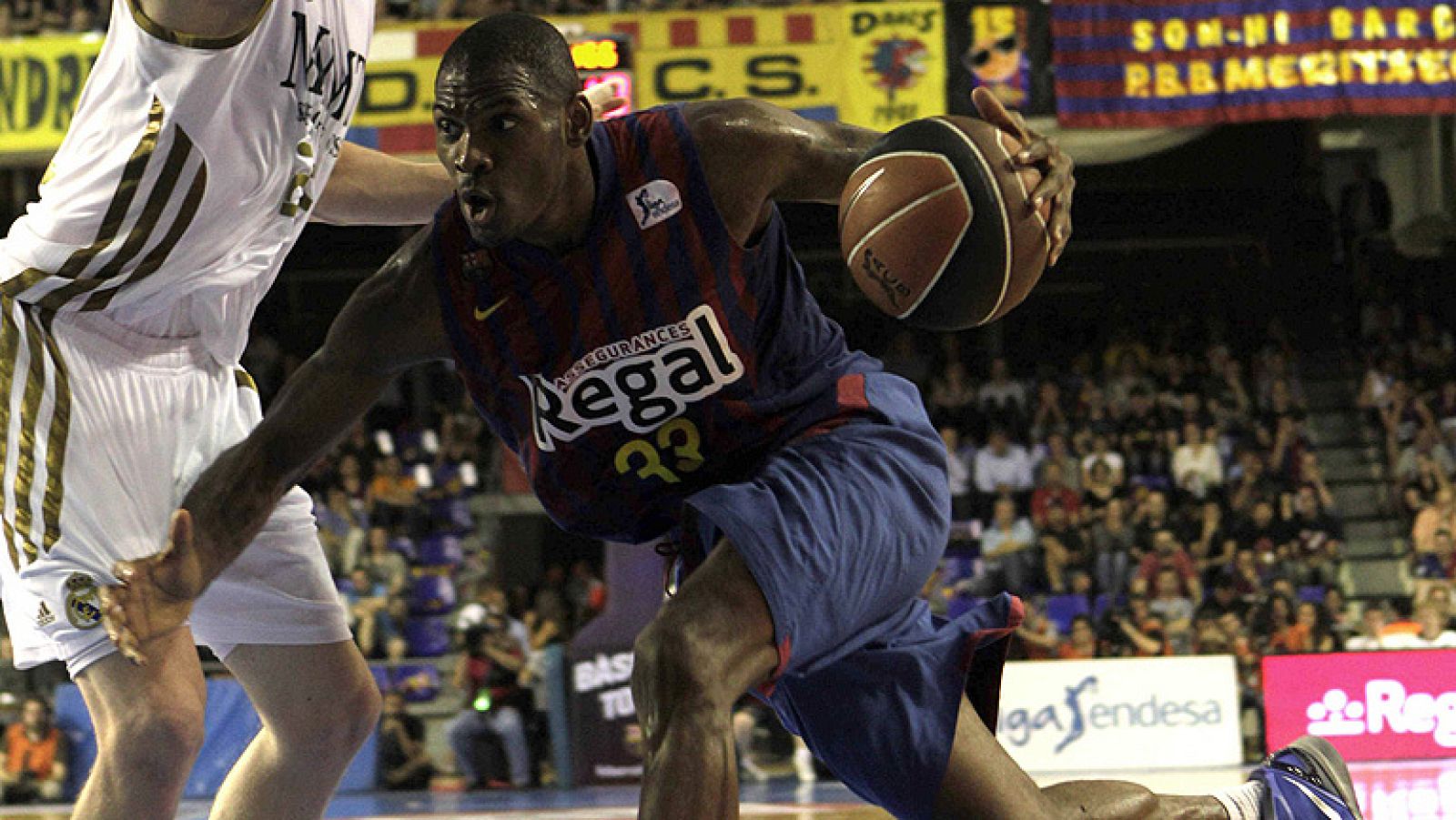 El jugador de FC Barcelona Regal Pete Mickeal se ha mostrado "muy  contento" con la victoria de su equipo este domingo en el quinto  partido de la Final de la Liga Endesa ante el Real Madrid (73-69) y  ha asegurado que el triunfo se debe a que han te