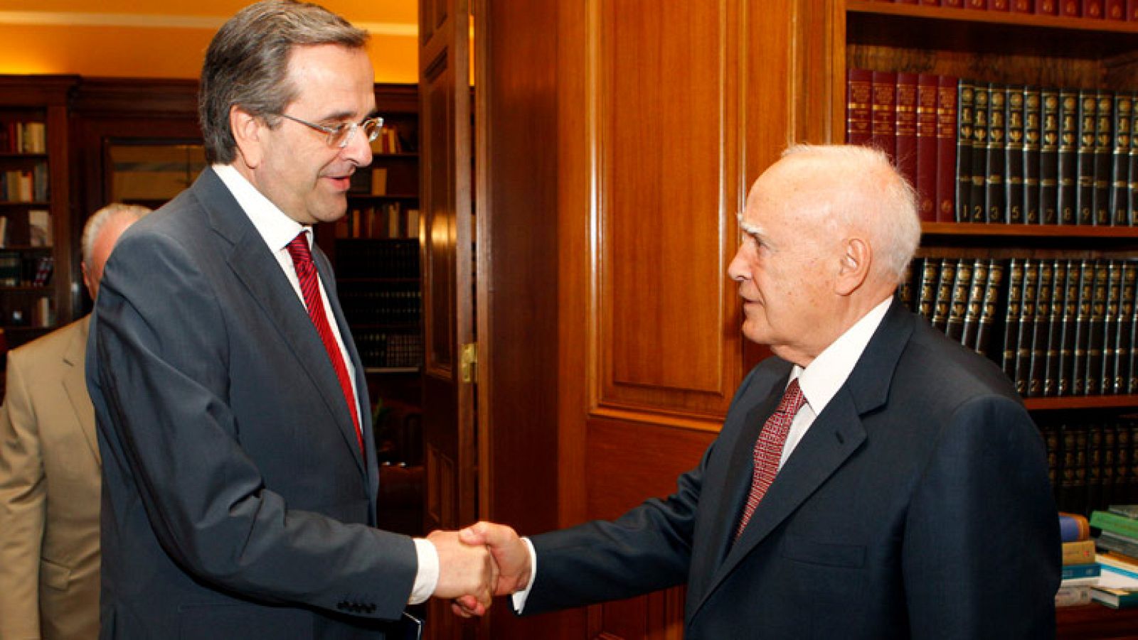 Samarás anuncia un "gobierno inmediato" en Grecia en respuesta a la presión internacional