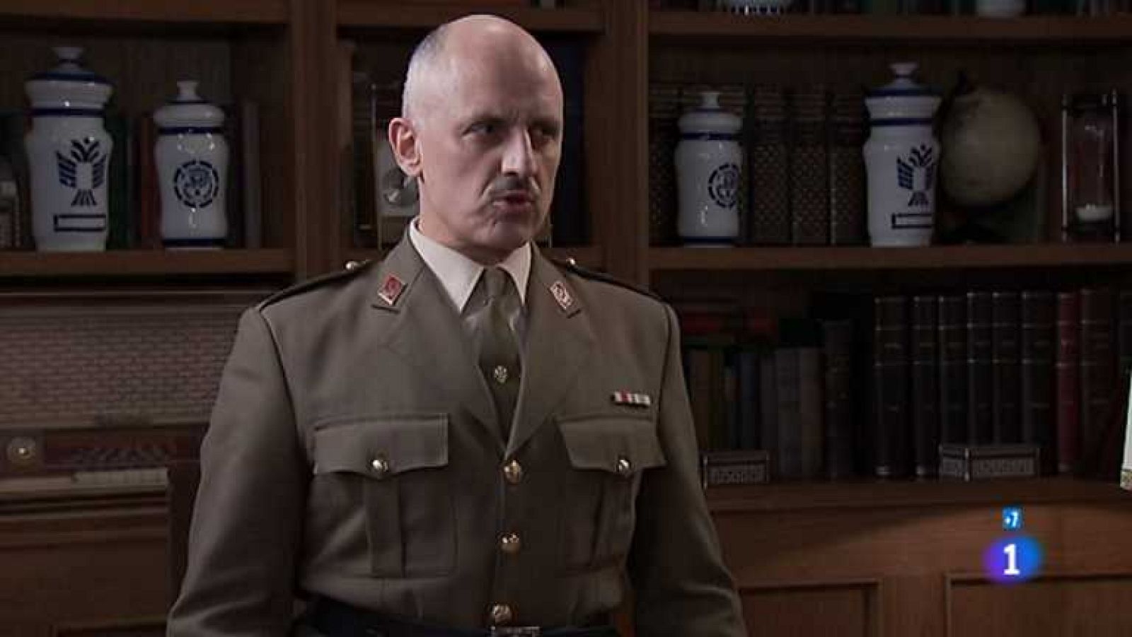 Amar en tiempos revueltos - T7 - Capítulo 199 - Emilio será el nuevo redactor jefe - ver ahora