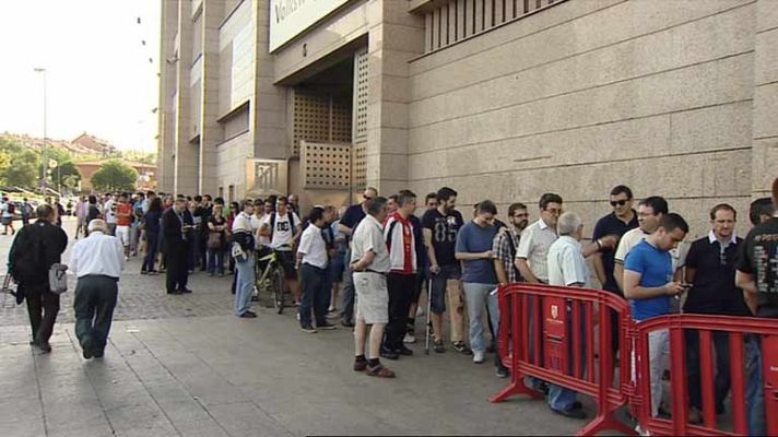 Telediario 1 - Colas para las entradas del Atlético-Chelsea