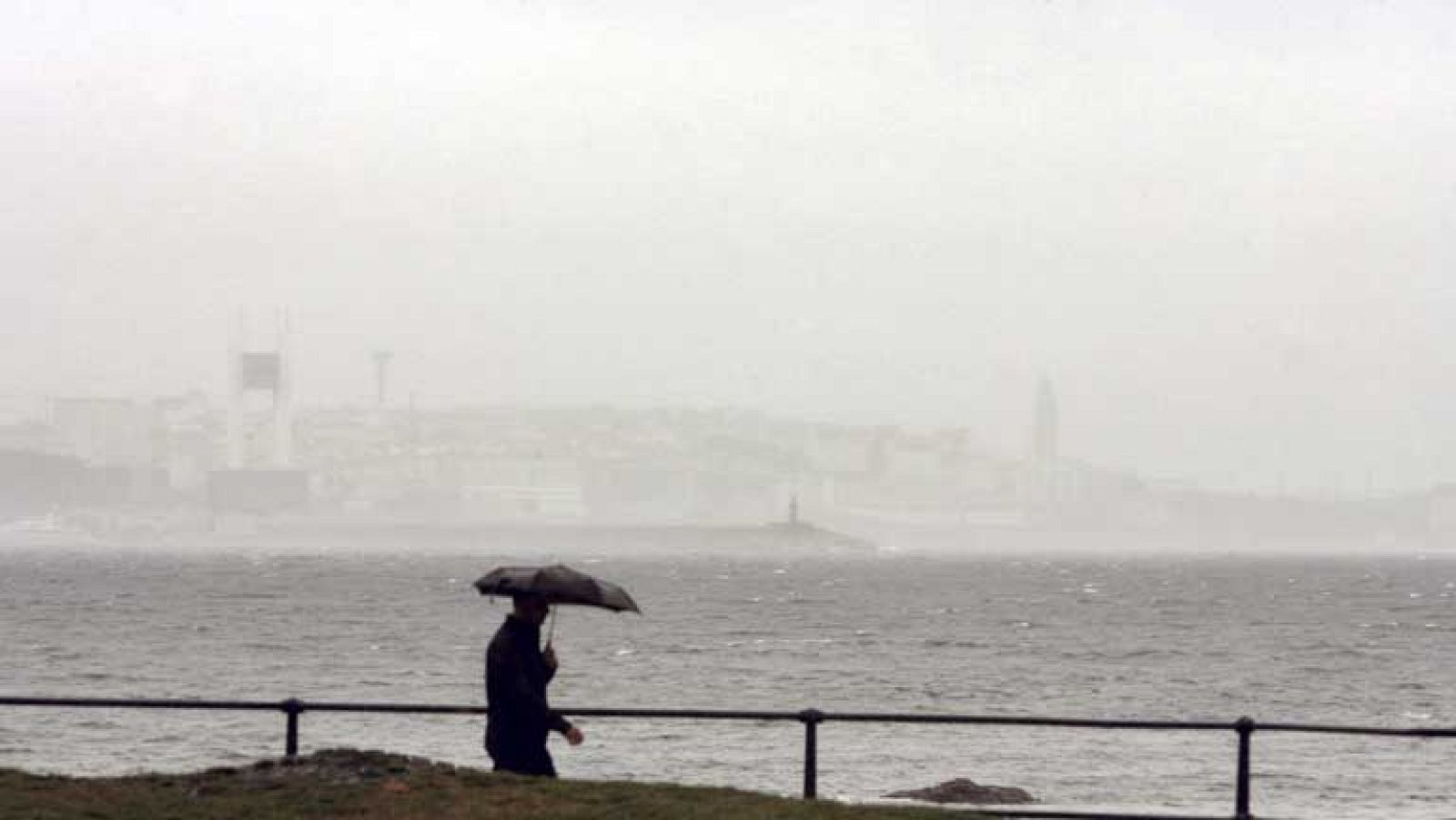 Lluvias débiles en Galicia y Asturias y despejado en el resto