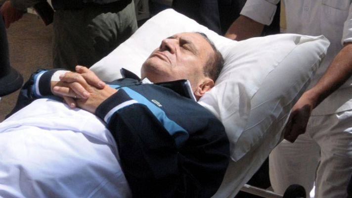 Telediario 1 - Mubarak permanece en coma