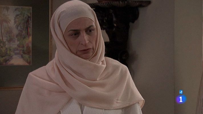 Amar en tiempos revueltos - Amina desafía a Armenteros