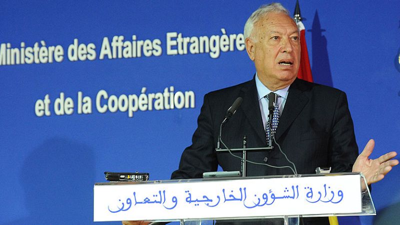 Margallo dice que la propuesta de compra de deuda pública es inteligente