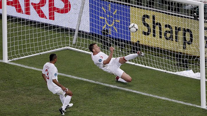 Telediario 1 - El fútbol pide tecnología