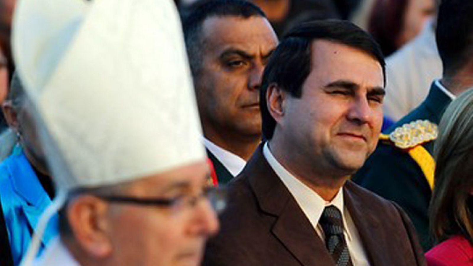 Tras la salida de Lugo, algunos países han retirado a sus embajadores.