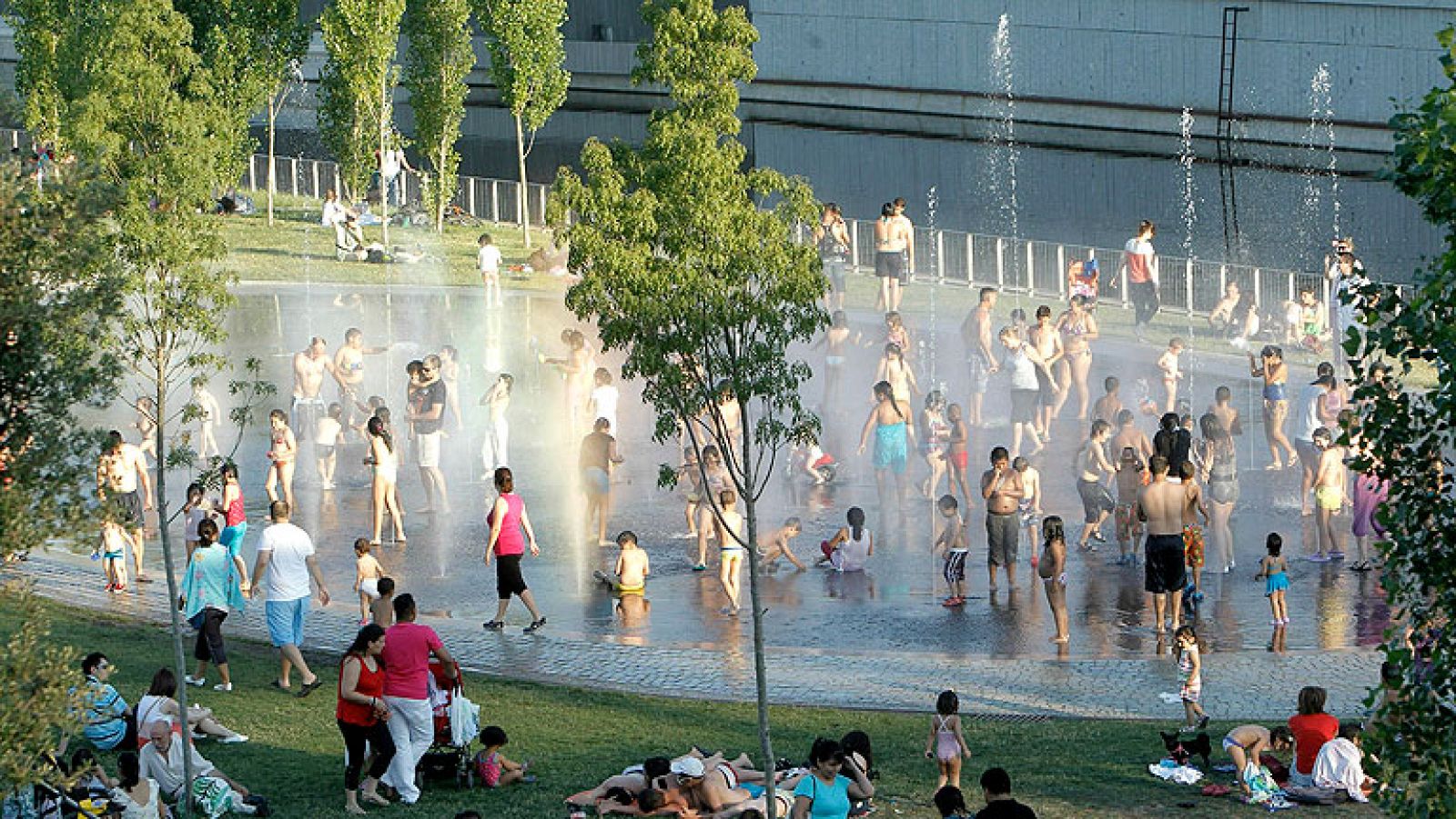 Alerta en 24 provincias por una ola de calor que durará hasta el viernes - Informativo 24h | Ver