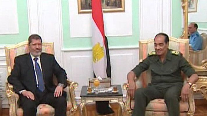 Telediario 1 - Mohamed Morsi se reúne con la junta militar egipcia