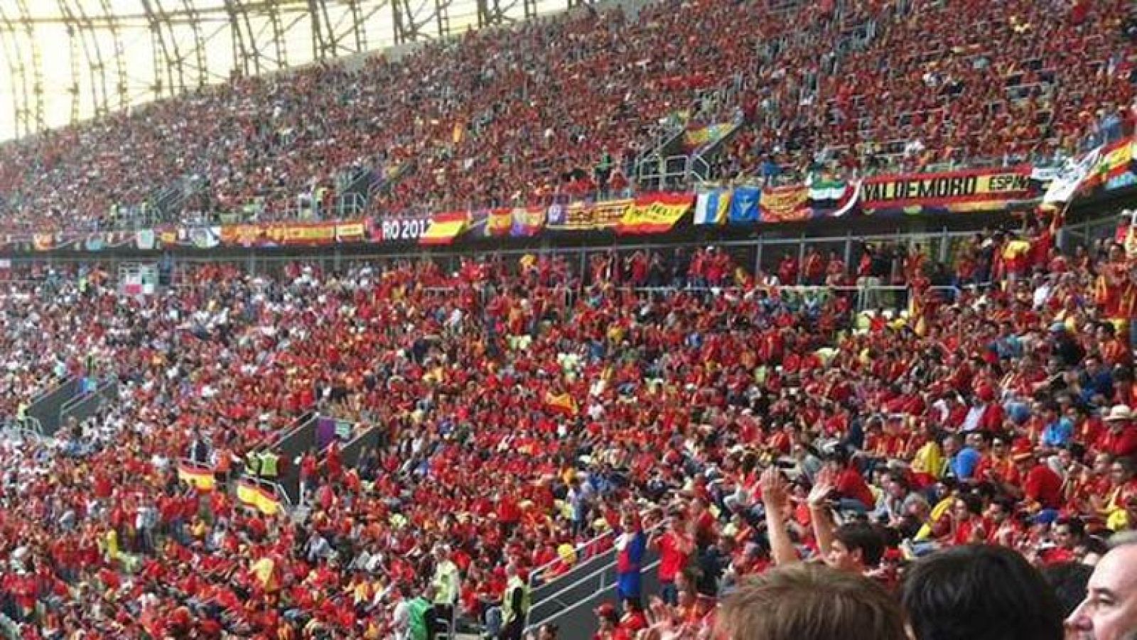 Expediente a España por posibles cánticos racistas contra Balotelli | Ver