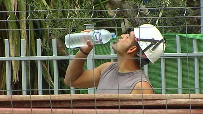 Telediario 1 - Soportando el calor