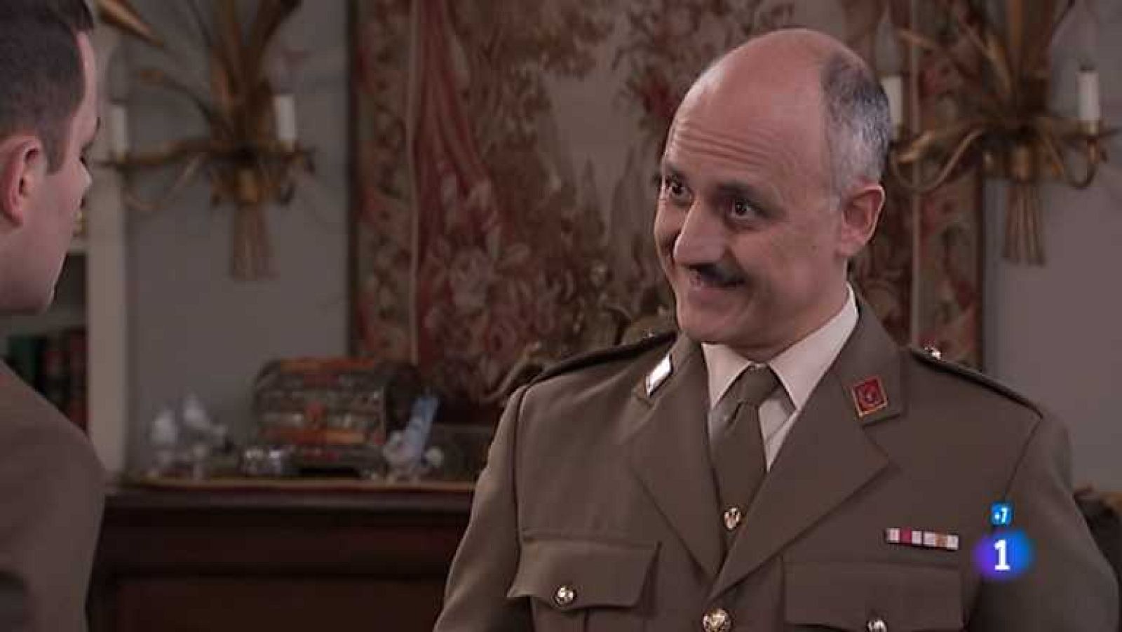 Amar en tiempos revueltos - T7 - Capítulo 206 - Olavide pide permiso a Armenteros para traer a sus padres y presentar a las dos familias - ver ahora