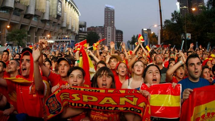 Telediario 1 - La afición sufrió 'de lo lindo' hasta el gol de Cesc y el pase a la final de la Eurocopa