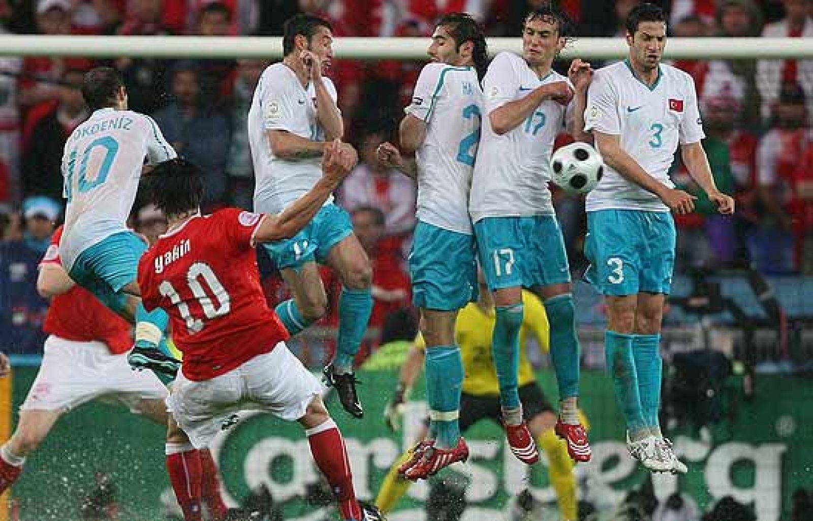 Turquía deja a Suiza fuera de la Eurocopa.