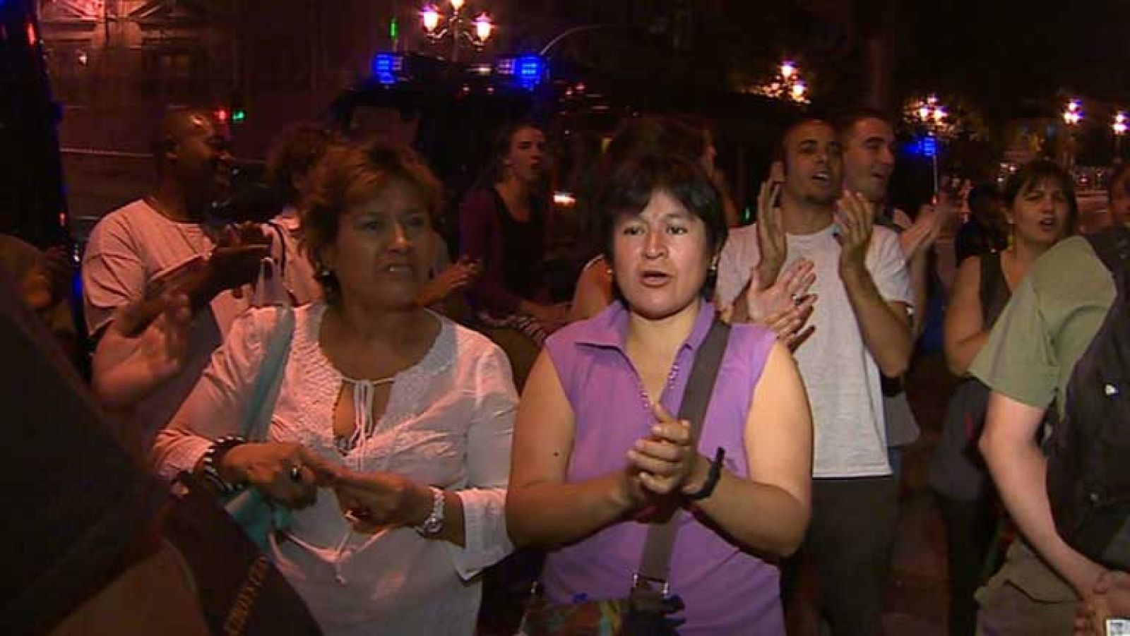 Protestas contra los desahucios en la catedral de La Almudena de Madrid