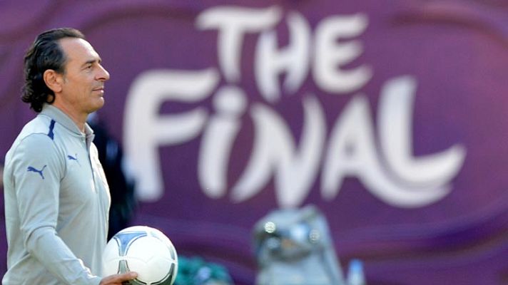 Telediario 1 - Elogios de Italia hacia 'La Roja'