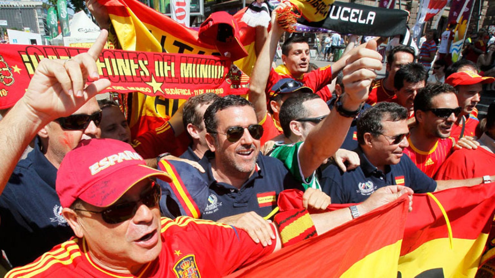 La 'marea roja' toma Kiev