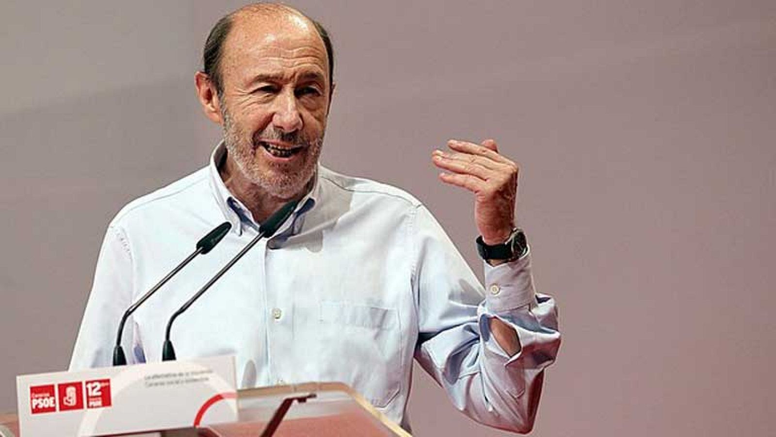 Rubalcaba acusa a Rajoy de aumentar las desigualdades sociales