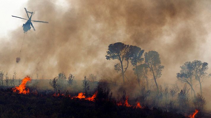 Informativo 24h - Buscan al piloto en incendio
