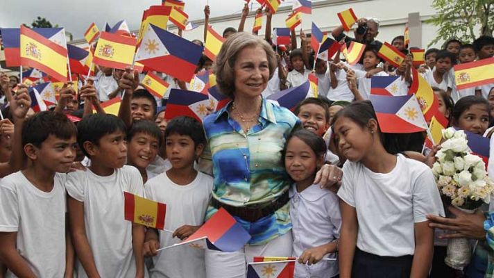 Telediario 1 - Filipinas volcada con la Reina Sofía