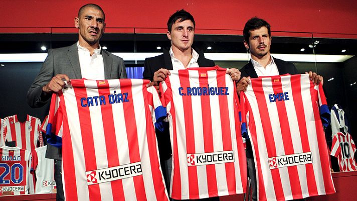 Telediario 1 - El Atlético presenta a sus fichajes: Emre, Cata y Rodríguez