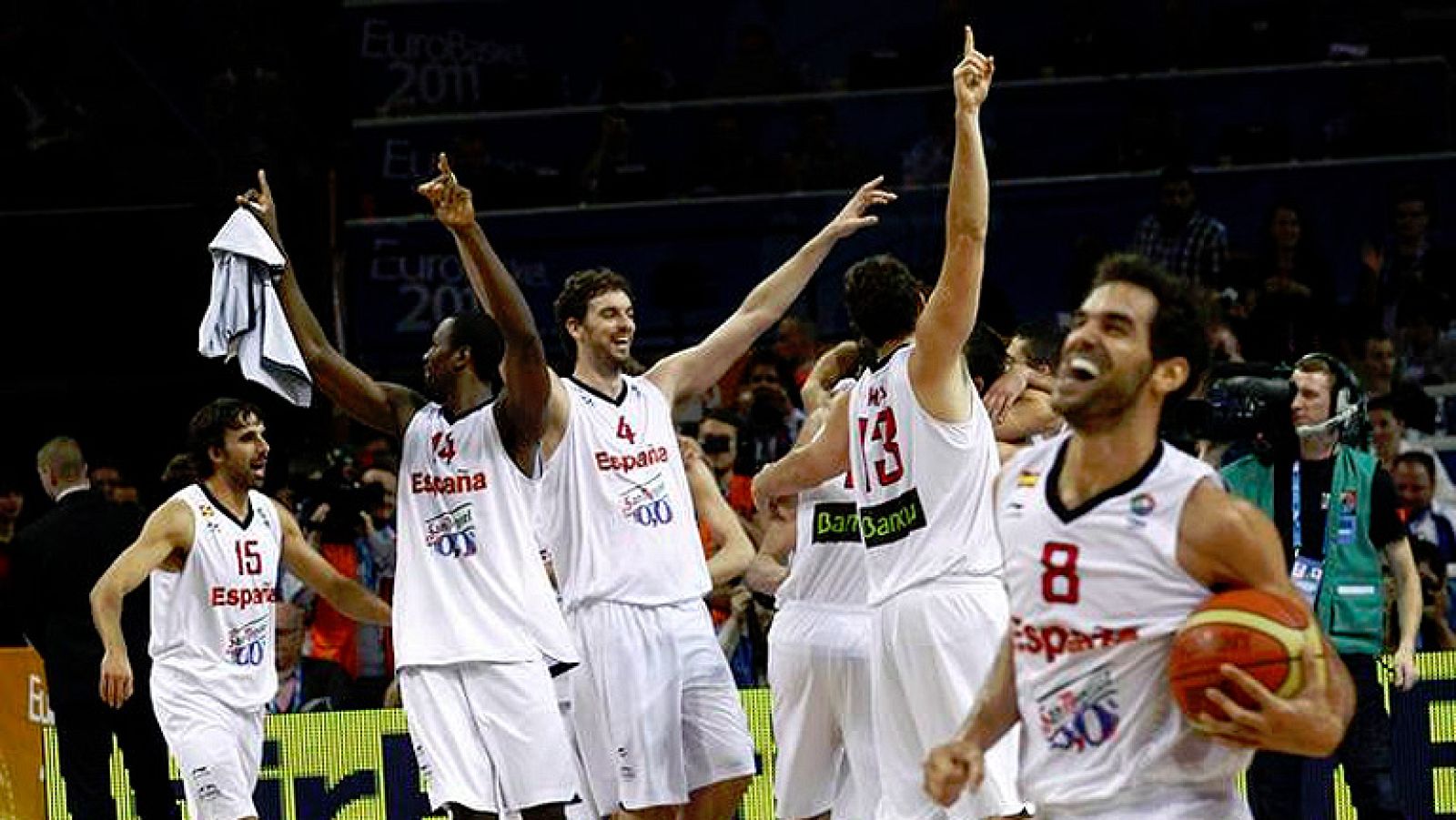 El anuncio el pasado viernes de un concurso de acreedores de la marca china Li-Ning ha convulsionado el mundo del deporte español. Varios equipos que visten con la firma asiática se afanan por encontrar soluciones para asegurar la próxima temporada.