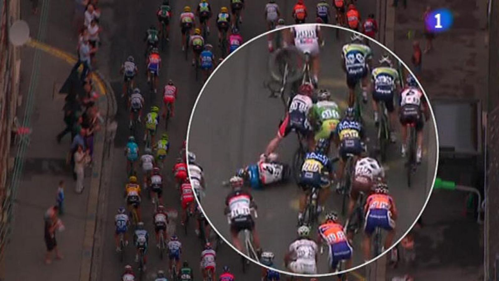 Sagan sufre la suerte de Cavendish, otra caída | Ver