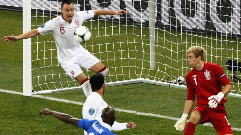 La FIFA aprueba el uso de tecnología en la línea de gol | Ver