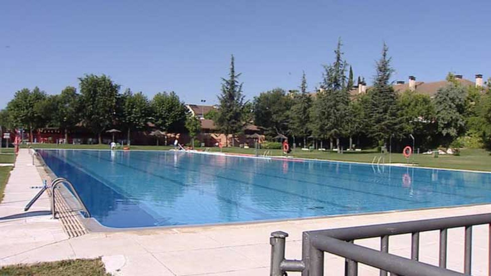 95 por ciento de las piscinas al aire libre usan el cloro como desinfectante