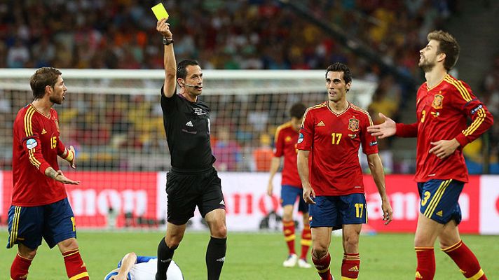 Telediario 1 - Tecnología en el fútbol sí, pero el árbitro seguirá decidiendo... y equivocándose