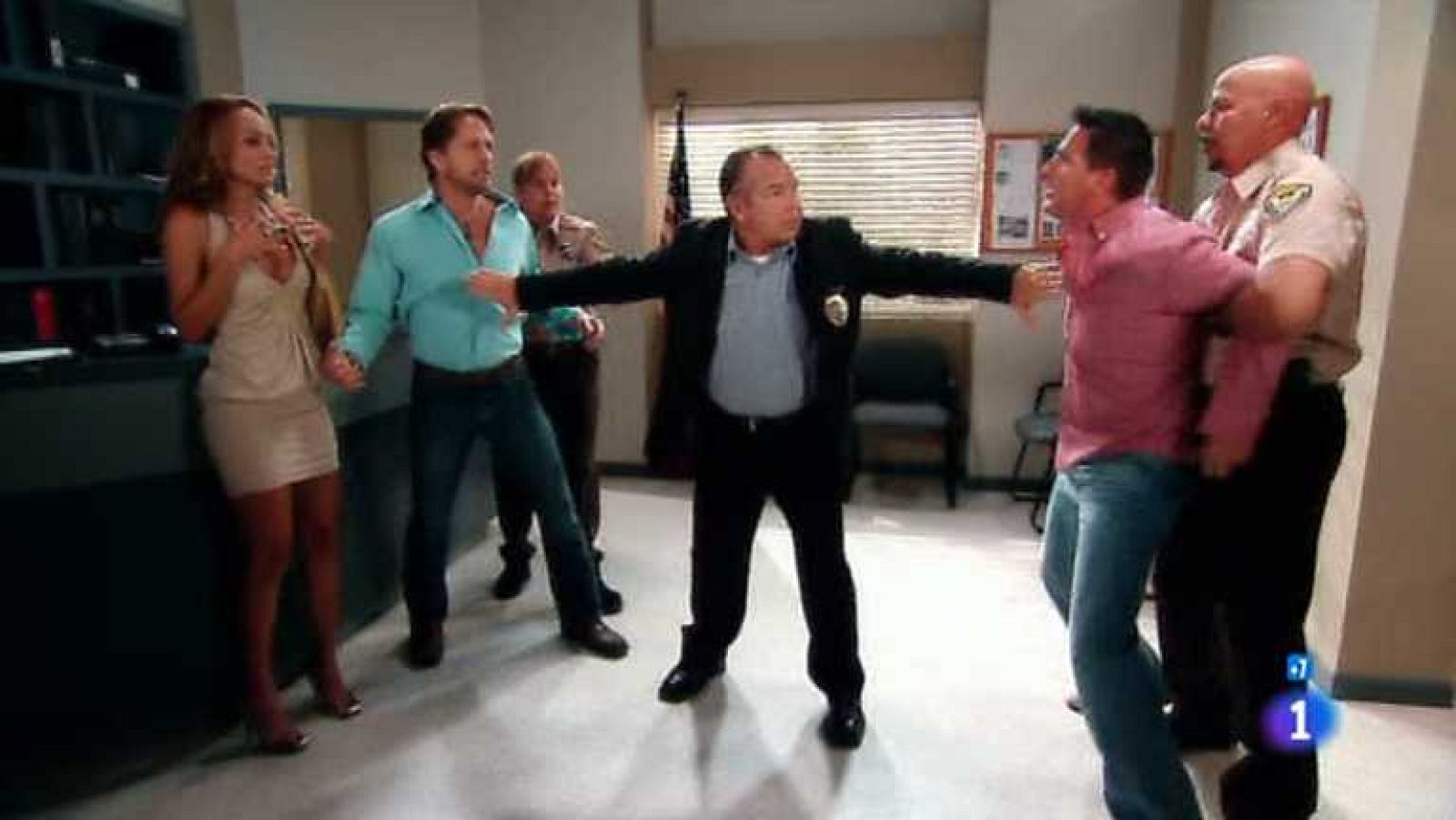 Corazón apasionado - Capítulo 43  - Emperatriz convence a Ramiro para que llame a Mariela y le pida perdón - Ver ahora