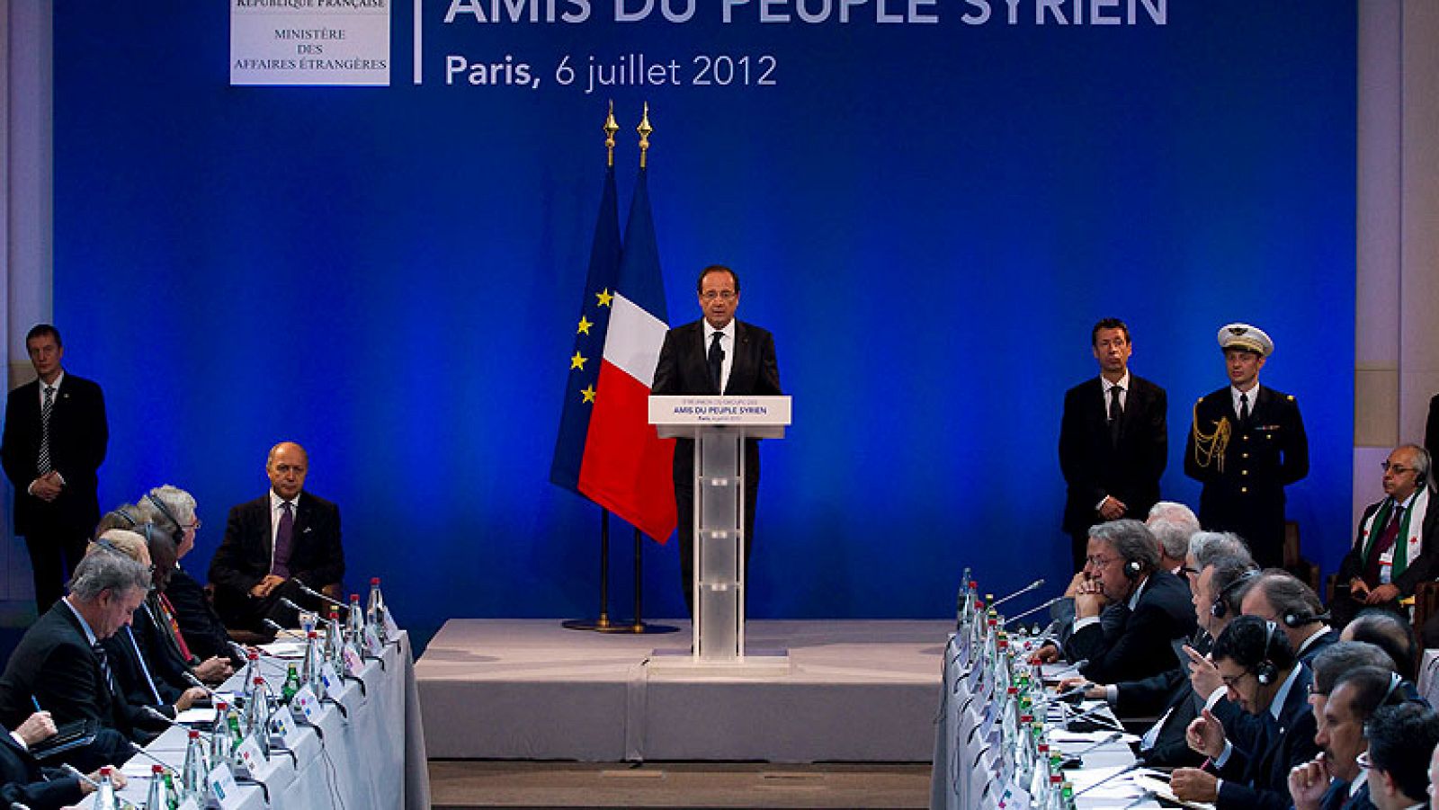 Más de 100 mil sirios han salido del país desde el inicio de la violencia