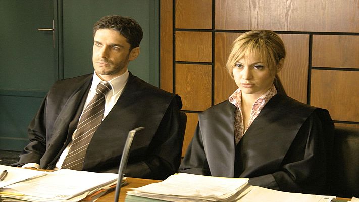 Al filo de la ley - La confianza da asco