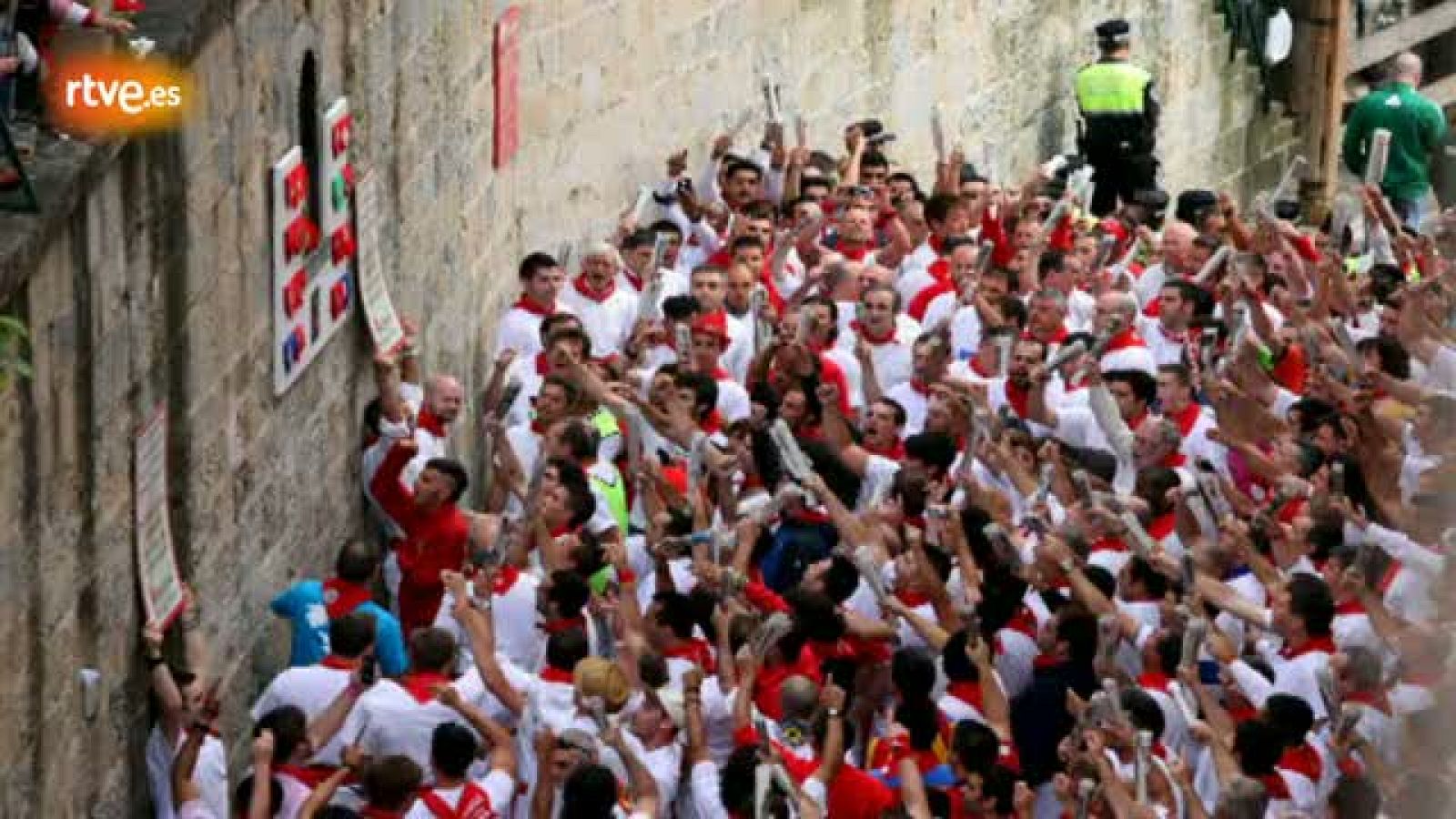 RNE te narra el primer encierro de San Fermín 2012 en imágenes | Ver