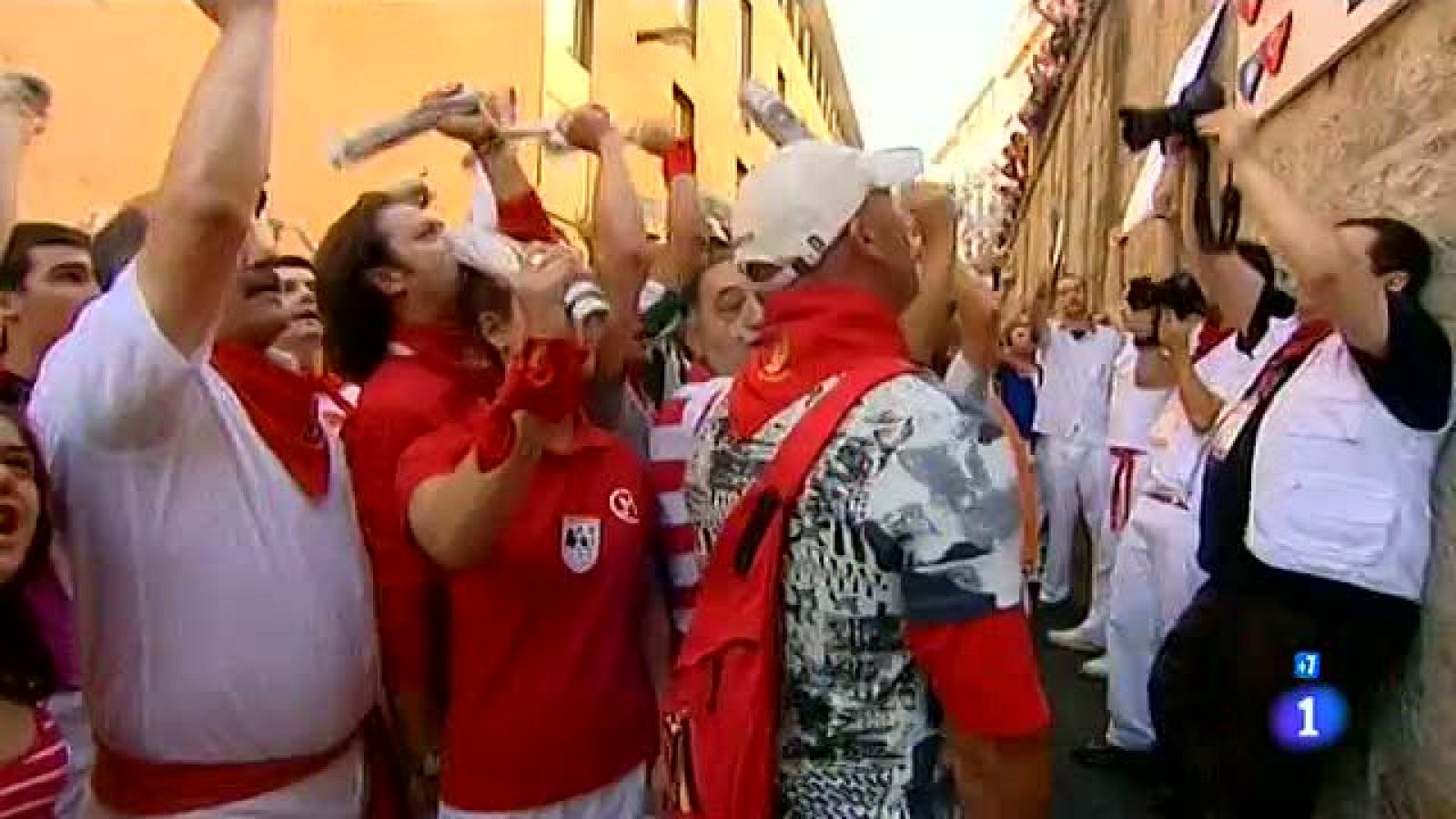 El tradicional cántico a San Fermín | Ver
