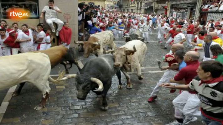 San Fermín - RNE te narra el segundo encierro de San Fermín 2012 en imágenes